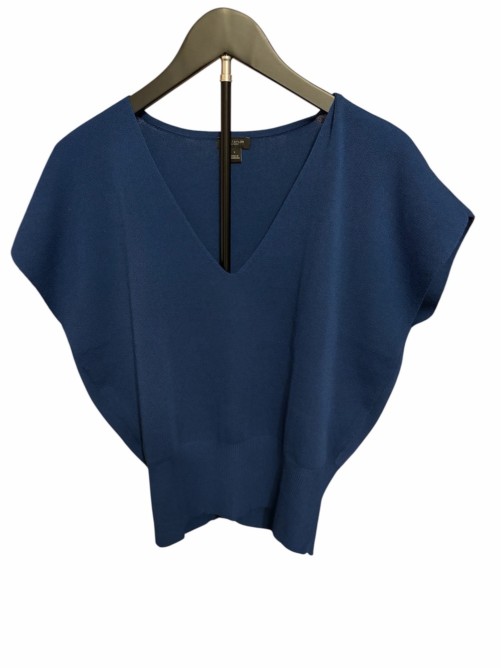 NWOT Navy Blue Deep V-Neck Sweater Fitted Waist Polished Workwear Size Small - Picture 2 of 2